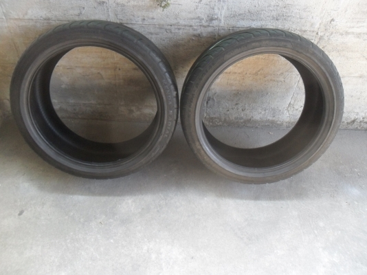 ยาง 225/40ZR18ปี12 สวยๆ 1 คู่ ราคา 1700 บาท