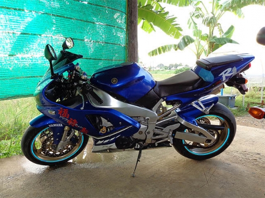 ขายตัว 1000 ราคา 400 ขาย R1  ปี 2000   ท่อสูตรไทเทเนียมทั้งยวง ถอดท่อขายก็คุ้มแล้ว