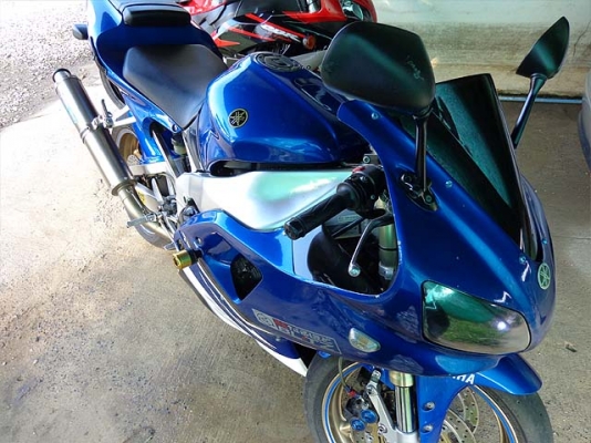 ขายตัว 1000 ราคา 400 ขาย R1  ปี 2000   ท่อสูตรไทเทเนียมทั้งยวง ถอดท่อขายก็คุ้มแล้ว