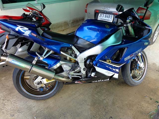 ขายตัว 1000 ราคา 400 ขาย R1  ปี 2000   ท่อสูตรไทเทเนียมทั้งยวง ถอดท่อขายก็คุ้มแล้ว