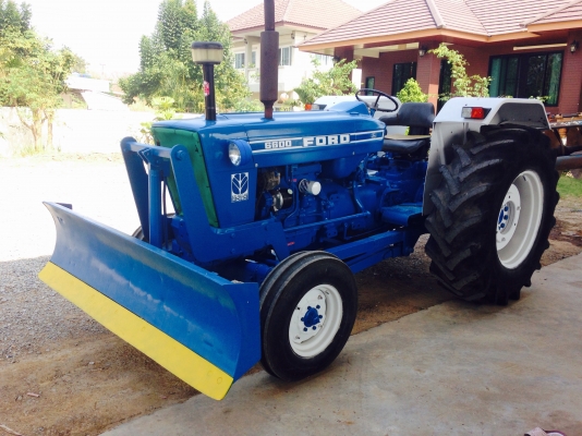 ขายด่วนรถไถฟอร์ดด6600 พร้อมอุปกรณ์