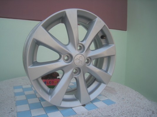 ขายล้อแม็กป้ายแดง Mitsu mirage 15"x5" et46 4รู100 สนใจติดต่อเล็กคลองสามครับ 081-3747940