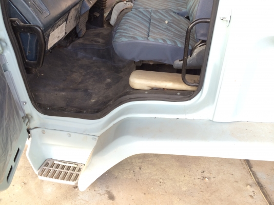 แสงฟ้าเต้นรถ///จำหน่าย หัวเก๋งร็อกกี้ทำสีใหม่ หัวเดิมบางไม่ ราคาไม่แพง