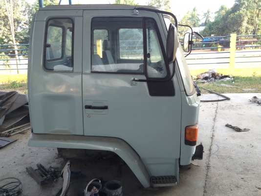 แสงฟ้าเต้นรถ///จำหน่าย หัวเก๋งร็อกกี้ทำสีใหม่ หัวเดิมบางไม่ ราคาไม่แพง