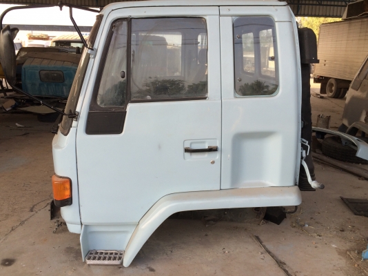 แสงฟ้าเต้นรถ///จำหน่าย หัวเก๋งร็อกกี้ทำสีใหม่ หัวเดิมบางไม่ ราคาไม่แพง