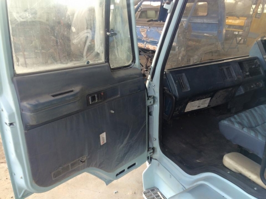 แสงฟ้าเต้นรถ///จำหน่าย หัวเก๋งร็อกกี้ทำสีใหม่ หัวเดิมบางไม่ ราคาไม่แพง