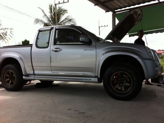 D-MAX HI LANDER CAB