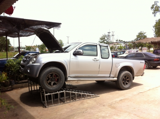 D-MAX HI LANDER CAB