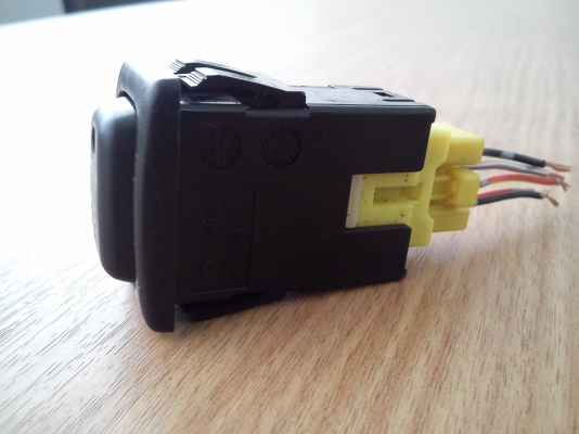 สวิตช์ไฟตัดหมอกทรงตั้ง ด้านหน้ามีขอบ ปิดคอนโซล