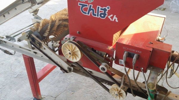 เครื่องโรยเมล็ด YANMAR เก่าญี่ปุ่น รุ่น YPH301 สภาพสวยพร้อมใช้งาน เหมาะสำหรับนาดำ เครื่องโรยเมล็ด YANMAR เก่าญี่ปุ่น รุ่น YPH301 สภาพสวยพร้อมใช้งาน เหมาะสำหรับนาดำ