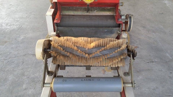 เครื่องโรยเมล็ด YANMAR เก่าญี่ปุ่น รุ่น YPH301 สภาพสวยพร้อมใช้งาน เหมาะสำหรับนาดำ เครื่องโรยเมล็ด YANMAR เก่าญี่ปุ่น รุ่น YPH301 สภาพสวยพร้อมใช้งาน เหมาะสำหรับนาดำ