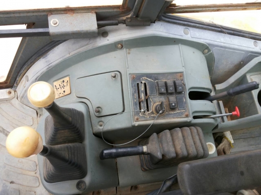 ขายรถตักหน้าขุดหลัง JCB 215S สภาพสวย นำเข้าจาก USA แท้ 1000\% พร้อมใช้งาน ไม่เคยใช้งานในไทย เอกสารครบ