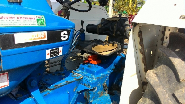 ขายรถฟอร์ด77หรือรถไถ5500สภาพสวยเดิมๆราคาต่อรองได้อีกนะครับ