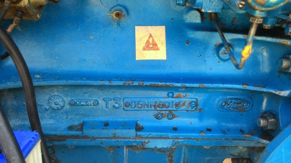 ขายรถฟอร์ด77หรือรถไถ5500สภาพสวยเดิมๆราคาต่อรองได้อีกนะครับ