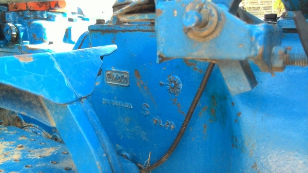 ขายรถฟอร์ด77หรือรถไถ5500สภาพสวยเดิมๆราคาต่อรองได้อีกนะครับ