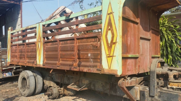 กะบะดั้ม สิบล้อ 12 ตัน ยิงหน้า ไม่ผุ กะบะดั้ม สิบล้อ 12 ตัน ยิงหน้า ไม่ผุ