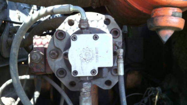 **470,000 บ.ต่อรอง**ขายแบคโฮ SAMSUNG SE-210LC เครื่องเดิม ปั้มเดิม ไฟฟ้าตัด เครื่องCUMMINS 6สูบ เครื่องดีแรงดี ปั้มดี แน่น ทำงานดี เร็วดี บูมอาร์มดี มีปะบนหน่อย บุ้งกี๋หนา เอวดีแน่น ไม่แตก ไม่ร้าว ช่วงล่าง 70\% โซ่ดี ยังหนา แทร็กดี ครบ เฟรมสวยไม่ปะ โรลเลอร