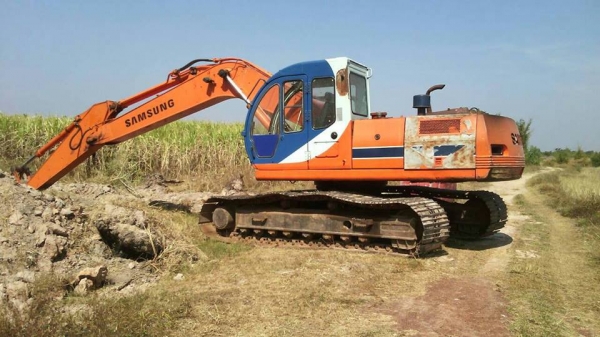 **470,000 บ.ต่อรอง**ขายแบคโฮ SAMSUNG SE-210LC เครื่องเดิม ปั้มเดิม ไฟฟ้าตัด เครื่องCUMMINS 6สูบ เครื่องดีแรงดี ปั้มดี แน่น ทำงานดี เร็วดี บูมอาร์มดี มีปะบนหน่อย บุ้งกี๋หนา เอวดีแน่น ไม่แตก ไม่ร้าว ช่วงล่าง 70\% โซ่ดี ยังหนา แทร็กดี ครบ เฟรมสวยไม่ปะ โรลเลอร