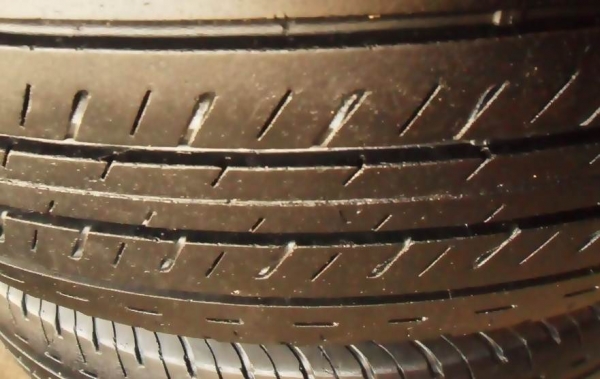 ยางกระบะขอบ15 ปี13 บริดสโตน215-70-R15(4เส้น3,400บ) ยางกระบะขอบ15 ปี13 บริดสโตน215-70-R15(4เส้น3,400บ)