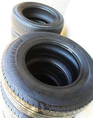 ยางกระบะขอบ15 ปี13 บริดสโตน215-70-R15(4เส้น3,400บ) ยางกระบะขอบ15 ปี13 บริดสโตน215-70-R15(4เส้น3,400บ)