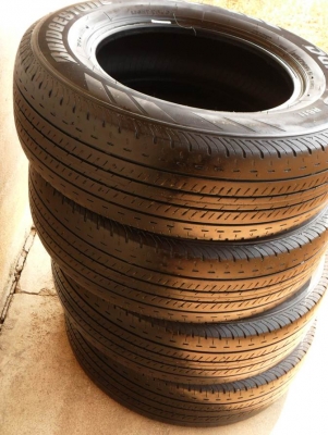 ยางกระบะขอบ15 ปี13 บริดสโตน215-70-R15(4เส้น3,400บ) ยางกระบะขอบ15 ปี13 บริดสโตน215-70-R15(4เส้น3,400บ)