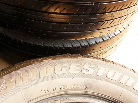ยางกระบะขอบ15 ปี13 บริดสโตน215-70-R15(4เส้น3,400บ)