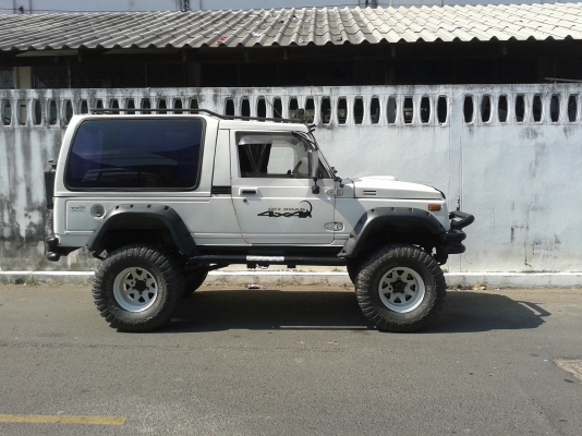 ขายรถจิ๊ปคาริเบี้ยน