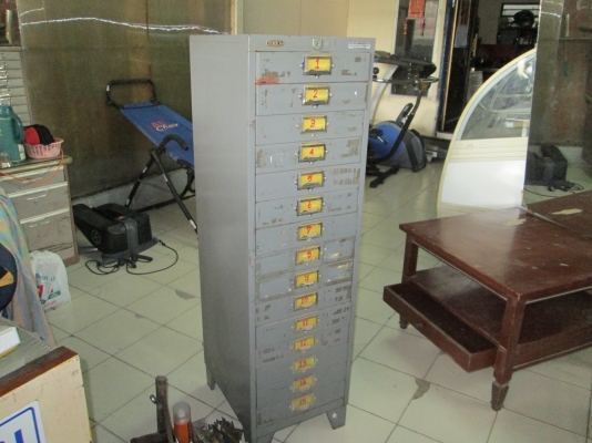 หนุ่มเมืองสะตอจบแล้ว ขอบคุณครับ ตู้เอกสาร   หลายชั้น   เก็บเอกสาร  หรือใช้ประโยชน์อื่นๆก็ได้ครับ