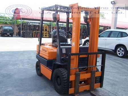ขายรถ โฟล์คลิฟท์ TOYOTA รุ่น 5-FD15