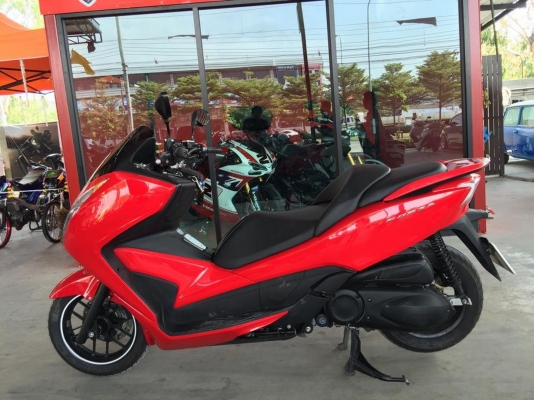Honda forza300 Y2013 ไมล์8.xxx รถสภาพ95\% เพียง 100,000เท่านั้น