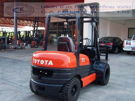 ขายรถ โฟล์คลิฟท์ TOYOTA รุ่น 6-FD30