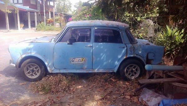 ขาย  fiat 1300 มีทะเบียน คับ รถติด คับ ลองดูคับ 35000