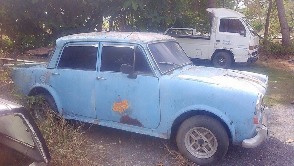 ขาย  fiat 1300 มีทะเบียน คับ รถติด คับ ลองดูคับ 35000