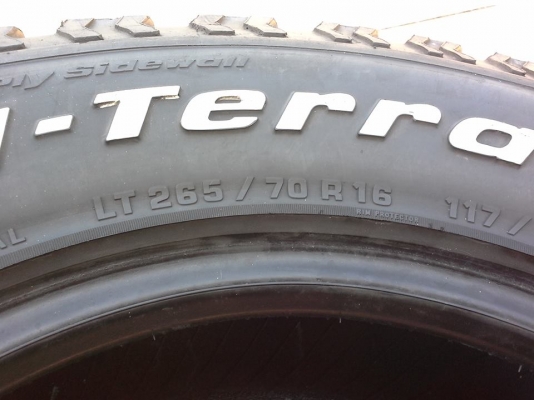 ฝากสักชุดครับ BF T/A 265/70/16 ดอกแน่นๆครับ ลองดูครับ ฝากสักชุดครับ BF T/A 265/70/16 ดอกแน่นๆครับ ลองดูครับ