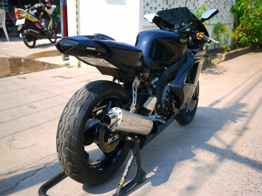 ขาย Cbr400 พร้อมทะเบียนแท้ แฟริ่ง Ducati 1098 เก็บงานใหม่ทั้งคันแบบยกเครื่องลงทำสีพาวเดอร์โค๊ตใหม่ ท่อสูตร เครื่องสดๆ กระจกมองข้าง ไฟท้าย 1098 ราคา 140000 จัดไฟแนนท์ได้ ดาวน์ 70000 ผ่อน 24 งวด งวดล่ะ 4590 พร้อมรับประกันและบริการหลังการขายเช่นเคย by 400 Cl