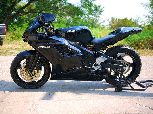 ขาย Cbr400 พร้อมทะเบียนแท้ แฟริ่ง Ducati 1098 เก็บงานใหม่ทั้งคันแบบยกเครื่องลงทำสีพาวเดอร์โค๊ตใหม่ ท่อสูตร เครื่องสดๆ กระจกมองข้าง ไฟท้าย 1098 ราคา 140000 จัดไฟแนนท์ได้ ดาวน์ 70000 ผ่อน 24 งวด งวดล่ะ 4590 พร้อมรับประกันและบริการหลังการขายเช่นเคย by 400 Cl