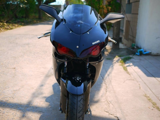 ขาย Cbr400 พร้อมทะเบียนแท้ แฟริ่ง Ducati 1098 เก็บงานใหม่ทั้งคันแบบยกเครื่องลงทำสีพาวเดอร์โค๊ตใหม่ ท่อสูตร เครื่องสดๆ กระจกมองข้าง ไฟท้าย 1098 ราคา 140000 จัดไฟแนนท์ได้ ดาวน์ 70000 ผ่อน 24 งวด งวดล่ะ 4590 พร้อมรับประกันและบริการหลังการขายเช่นเคย by 400 Cl