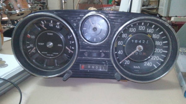 เรือนไมล์เบนซ์ 108 ทับ 8