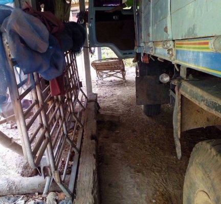 ISUZU ROCKY 165 HP 6BD1 หกล้อดั๊มพ์ กระบะดั๊มพ์มิเนียม 6 ตันความยาว 3.60 เมตรสภาพสวย เครื่องแรงดีไม่เยิ้ม ภายในเก๋งคอนโซลครบพร้อม พวงมาลัยเพาเวอร์ ช่วงล่างคัชซีไม่มีบวม ยาง 8.25 ขอบ 16 สภาพดี 70\% พร้อมบรรทุกพร้อมใช้งาน เอกสารทะเบียนครบพร้อม ราคาต่อรองได้ค