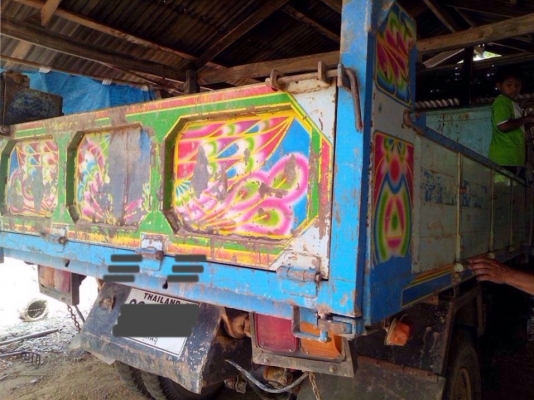 ISUZU ROCKY 165 HP 6BD1 หกล้อดั๊มพ์ กระบะดั๊มพ์มิเนียม 6 ตันความยาว 3.60 เมตรสภาพสวย เครื่องแรงดีไม่เยิ้ม ภายในเก๋งคอนโซลครบพร้อม พวงมาลัยเพาเวอร์ ช่วงล่างคัชซีไม่มีบวม ยาง 8.25 ขอบ 16 สภาพดี 70\% พร้อมบรรทุกพร้อมใช้งาน เอกสารทะเบียนครบพร้อม ราคาต่อรองได้ค