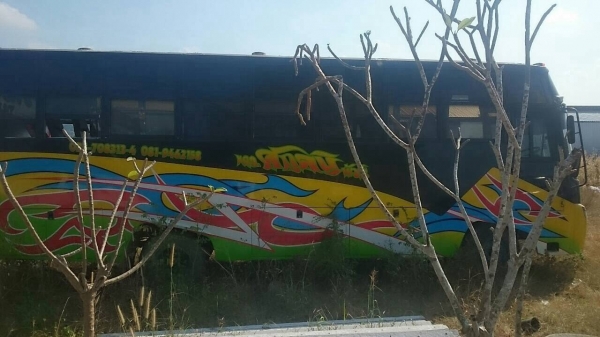 ขายรถบัส8เมตรHINOทั้งชุดสภาพรถใช้งานอยู่