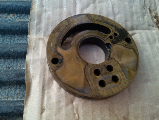 ขายซากปั๊มไฮดรอลิค แมคโคร pc30 ยี่ห้อ uchida เบอร์14 ขายซากปั๊มไฮดรอลิค แมคโคร pc30 ยี่ห้อ uchida เบอร์14