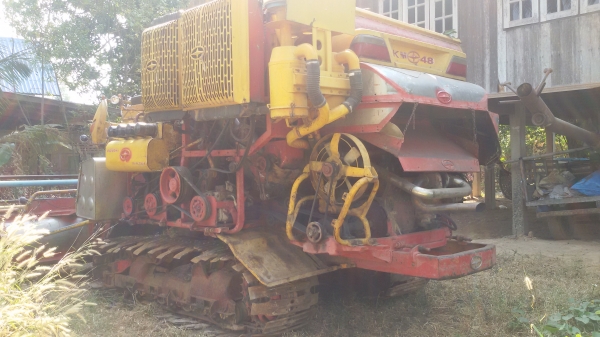 ขายรถเกี่ยวข้าวศักดิ์พัฒนาอุ้มkm48ราคา350000บาท