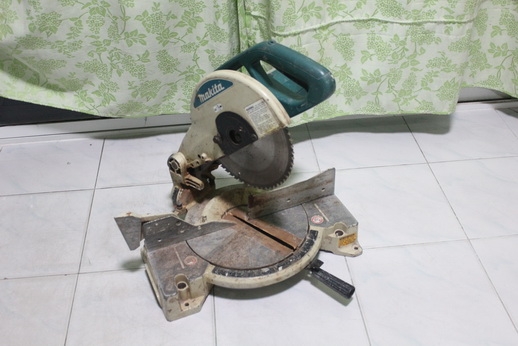 แท่นตัดองศา makita ls1040 กำลัง 1650 วัตต์ พร้อมใช้งานครับ