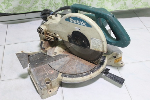 แท่นตัดองศา makita ls1040 กำลัง 1650 วัตต์ พร้อมใช้งานครับ
