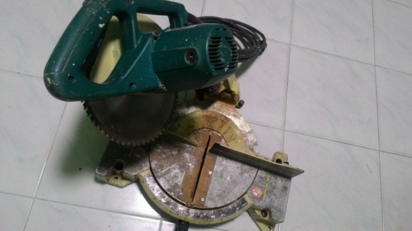 แท่นตัดองศา makita ls1040 กำลัง 1650 วัตต์ พร้อมใช้งานครับ