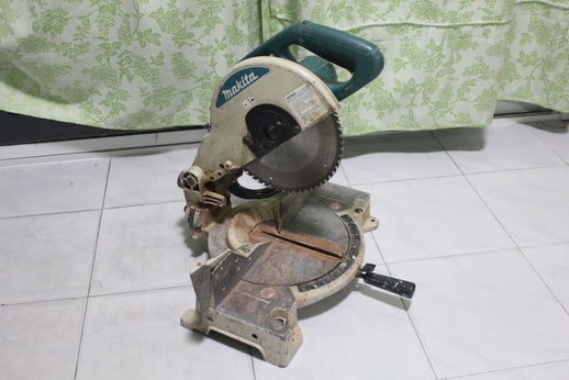 แท่นตัดองศา makita ls1040 กำลัง 1650 วัตต์ พร้อมใช้งานครับ