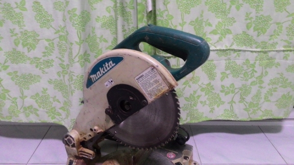 แท่นตัดองศา makita ls1040 กำลัง 1650 วัตต์ พร้อมใช้งานครับ