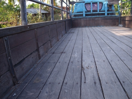 ขายกระบะและคอกไม้หกล้อจากเคเอชยาว ๕ เมตร ขายกระบะและคอกไม้หกล้อจากเคเอชยาว ๕ เมตร