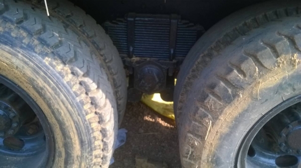 ขายเทนเลอร์ 10 ล้อเพลาเดียว KT920 เครื่อง EH100 150 แรงม้า คัสซีสวย มีหางพับไฮดรอริคให้ ทะเบียนพร้อมโอนครับ ขายเทนเลอร์ 10 ล้อเพลาเดียว KT920 เครื่อง EH100 150 แรงม้า คัสซีสวย มีหางพับไฮดรอริคให้ ทะเบียนพร้อมโอนครับ